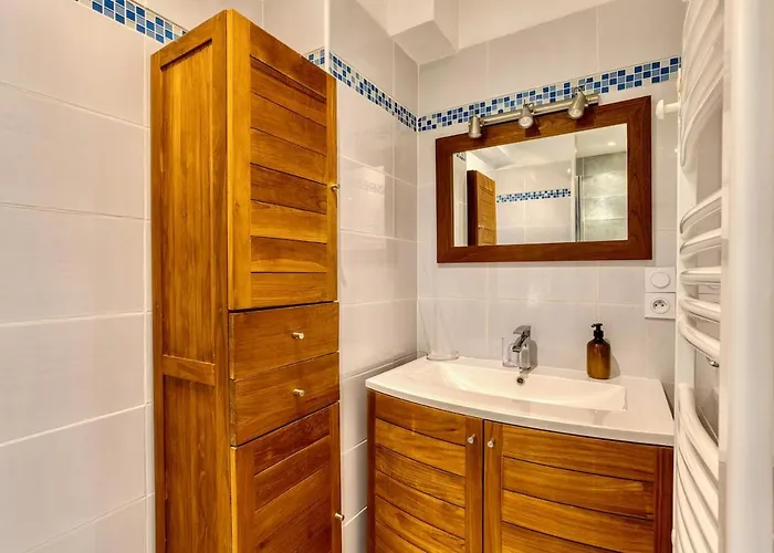 332 Le Petit Pave - Avec Cour En Plein Centre