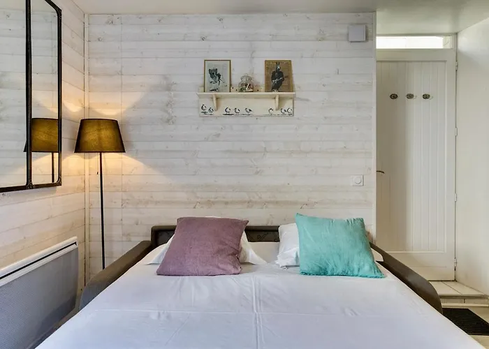 332 Le Petit Pave - Avec Cour En Plein Centre شقة *